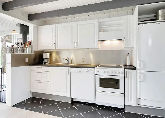 6 Person In Hemmet-by Traum Falen